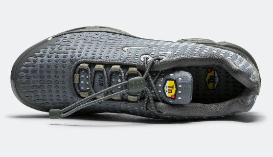 Nike Air Max Plus VII 'White / Black / Smoke Grey' HQ2197-100
