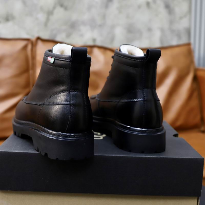 UGG Lowmel Lace-Up Boot — Black